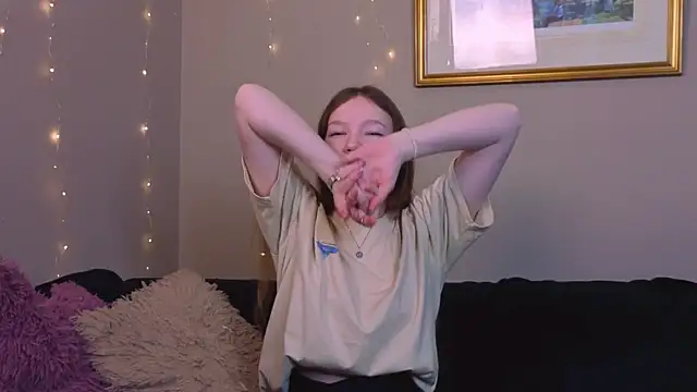 MelvinaEbner online show from December 2, 2025, 7:43 am