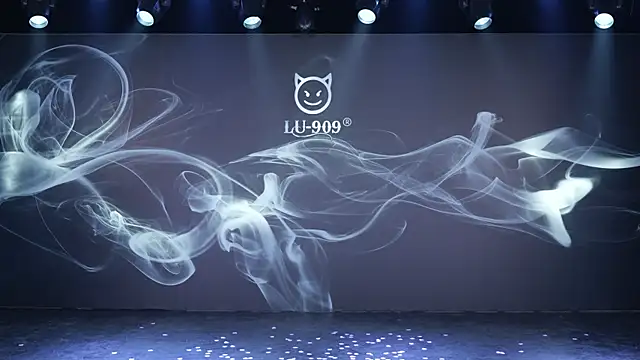 Snapshot of LU-909 chatting on November 22, 2025, 8:02 am LU-909 online show from November 22, 2025, 8:02 am