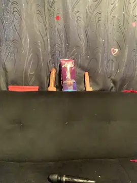 Snapshot of Dannii- chatting on February 15, 2026, 8:30 pm Dannii- online show from February 15, 2026, 8:30 pm