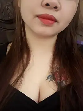 Queen-hot111 online show from November 26, 2025, 1:33 pm