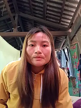 Snapshot of Lee-Thee chatting on November 27, 2025, 12:44 am Lee-Thee online show from November 27, 2025, 12:44 am