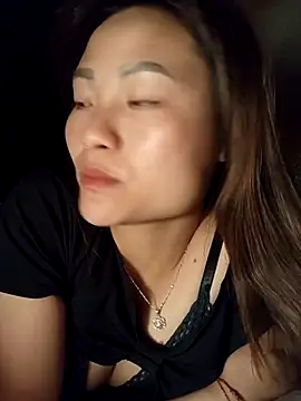 Snapshot of Lee-Thee chatting on November 25, 2025, 1:44 pm Lee-Thee online show from November 25, 2025, 1:44 pm