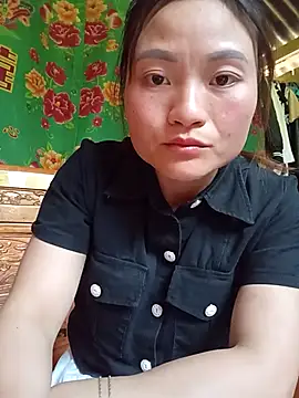 Snapshot of Lee-Thee chatting on November 22, 2025, 6:23 am Lee-Thee online show from November 22, 2025, 6:23 am