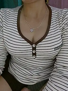 Snapshot of Lianlian68 chatting on December 1, 2025, 2:18 pm Lianlian68 online show from December 1, 2025, 2:18 pm