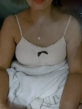 Snapshot of Lianlian68 chatting on November 17, 2025, 7:12 am Lianlian68 online show from November 17, 2025, 7:12 am