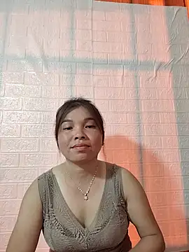 Snapshot of Cover-baa chatting on November 24, 2025, 8:47 am Cover-baa online show from November 24, 2025, 8:47 am