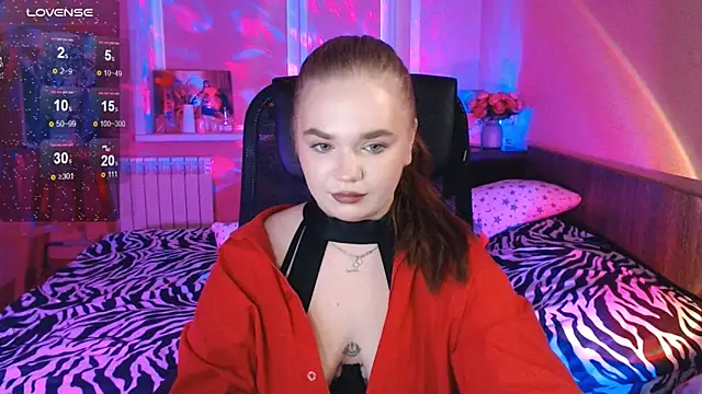 EmiRisse online show from November 20, 2025, 12:28 pm