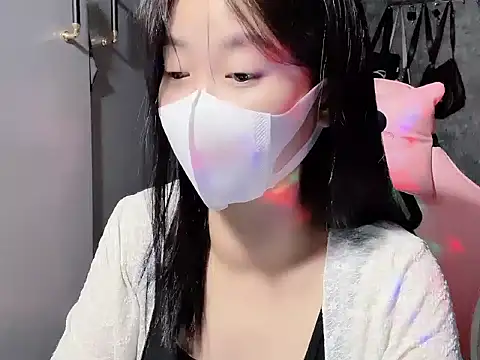 Hellen2999 online show from November 22, 2025, 4:39 pm