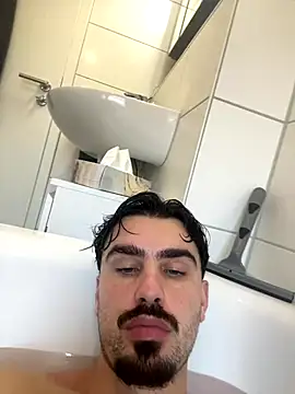 babyyboy696 online show from November 18, 2025, 10:40 am