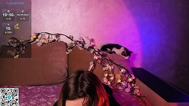 Snapshot of DevonaCasm chatting on December 1, 2025, 6:42 pm DevonaCasm online show from December 1, 2025, 6:42 pm