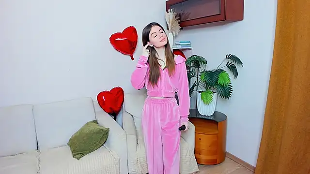 Snapshot of AngelesBenitz chatting on February 13, 2026, 7:08 am AngelesBenitz online show from February 13, 2026, 7:08 am