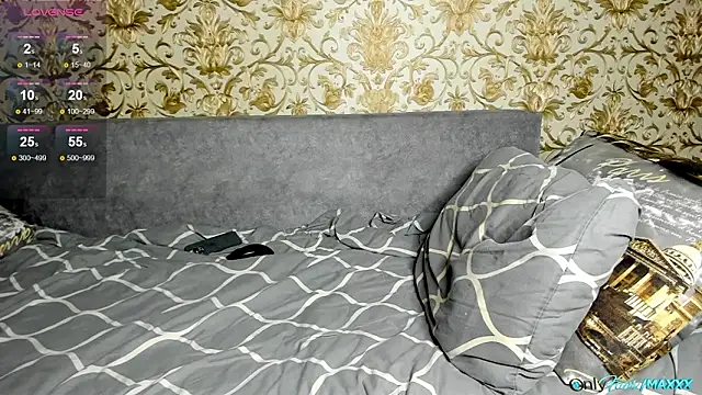 Snapshot of Maxhornyblondieman chatting on February 24, 2026, 8:21 pm Maxhornyblondieman online show from February 24, 2026, 8:21 pm