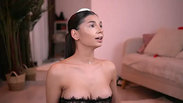 Snapshot of LuvCaprice chatting on January 11, 2026, 4:14 pm LuvCaprice online show from January 11, 2026, 4:14 pm