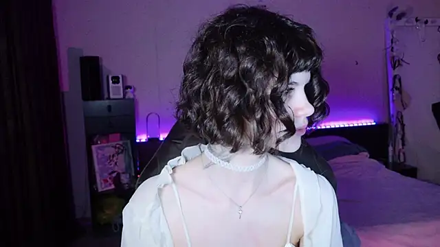 Snapshot of Ebfaafret chatting on November 18, 2025, 3:43 am Ebfaafret online show from November 18, 2025, 3:43 am