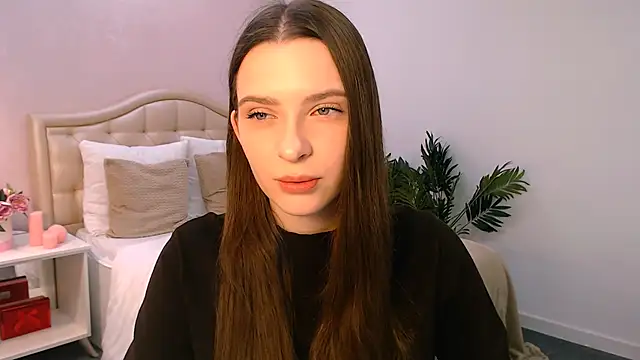 charming berry online show from November 26, 2025, 6:02 am