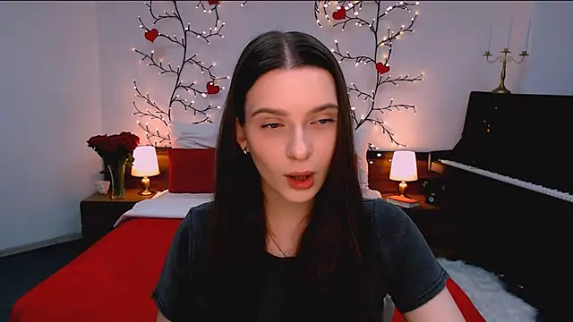 charming berry online show from November 30, 2025, 6:03 am