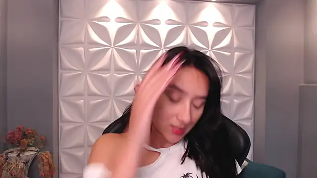 HorneyyQueen online show from November 20, 2025, 12:17 pm