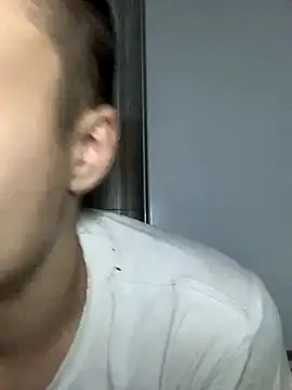 Snapshot of mishatop178 chatting on November 20, 2025, 5:35 pm mishatop178 online show from November 20, 2025, 5:35 pm