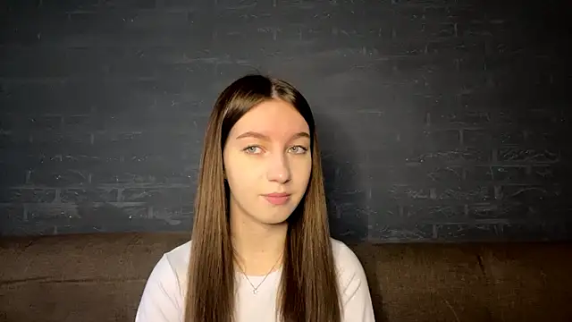 Snapshot of CindaWinn chatting on November 21, 2025, 8:13 am CindaWinn online show from November 21, 2025, 8:13 am