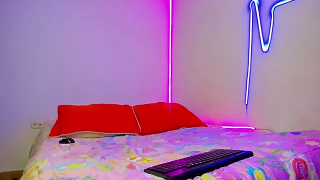 Snapshot of demonychloe chatting on May 1, 2026, 2:11 pm demonychloe online show from May 1, 2026, 2:11 pm
