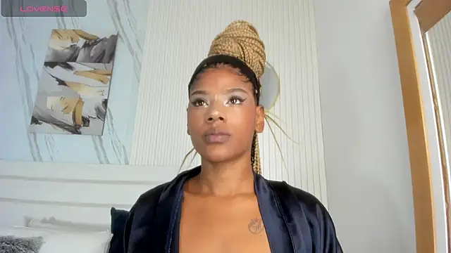 Snapshot of Afro_Luna chatting on May 7, 2026, 11:02 am Afro Luna online show from May 7, 2026, 11:02 am