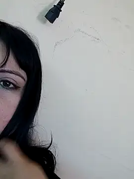 braidqueen00 online show from December 18, 2025, 3:05 pm