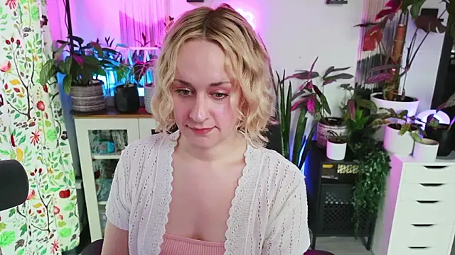 Snapshot of xzoeyryanx chatting on February 13, 2026, 6:52 pm xzoeyryanx online show from February 13, 2026, 6:52 pm