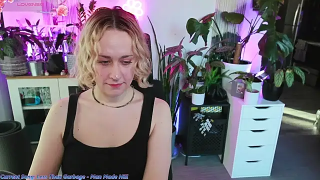 Snapshot of xzoeyryanx chatting on January 18, 2026, 6:44 pm xzoeyryanx online show from January 18, 2026, 6:44 pm