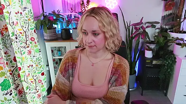 Snapshot of xzoeyryanx chatting on February 10, 2026, 6:40 pm xzoeyryanx online show from February 10, 2026, 6:40 pm