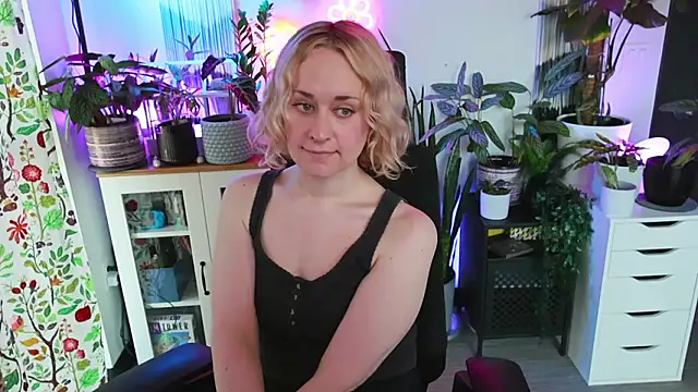 Snapshot of xzoeyryanx chatting on February 4, 2026, 9:32 pm xzoeyryanx online show from February 4, 2026, 9:32 pm