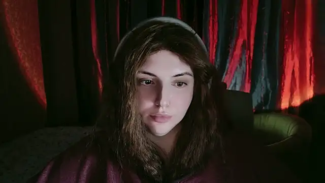 Snapshot of DaraSecret chatting on November 23, 2025, 4:17 pm DaraSecret online show from November 23, 2025, 4:17 pm