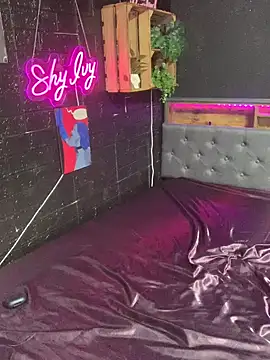 Shy-Ivy online show from March 7, 2026, 10:15 pm