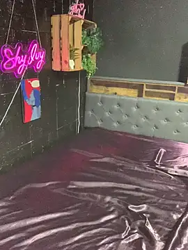 Shy-Ivy online show from March 17, 2026, 10:13 pm