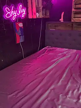 Snapshot of Shy-Ivy chatting on December 1, 2025, 10:32 pm Shy-Ivy online show from December 1, 2025, 10:32 pm