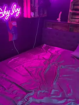 Snapshot of Shy-Ivy chatting on November 27, 2025, 10:21 pm Shy-Ivy online show from November 27, 2025, 10:21 pm