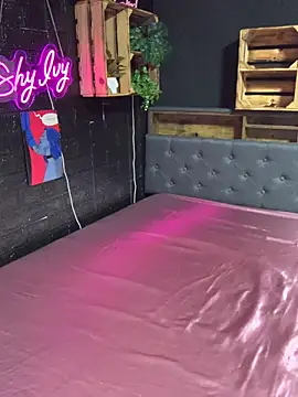 Snapshot of Shy-Ivy chatting on January 11, 2026, 10:49 pm Shy-Ivy online show from January 11, 2026, 10:49 pm