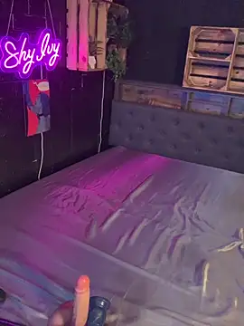 Snapshot of Shy-Ivy chatting on December 22, 2025, 10:43 pm Shy-Ivy online show from December 22, 2025, 10:43 pm