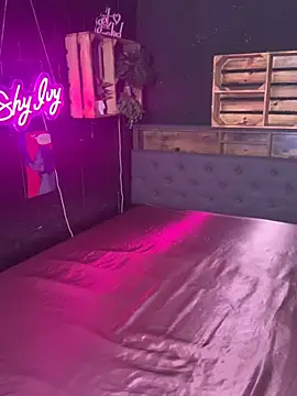 Snapshot of Shy-Ivy chatting on January 7, 2026, 10:59 pm Shy-Ivy online show from January 7, 2026, 10:59 pm