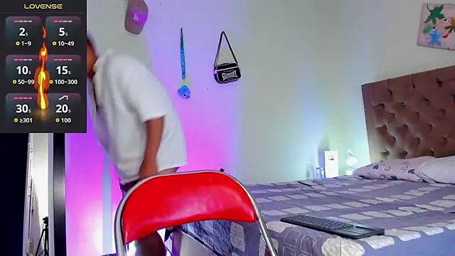 Snapshot of blorelopez chatting on February 15, 2026, 5:01 pm blorelopez online show from February 15, 2026, 5:01 pm