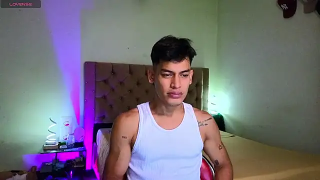 Snapshot of blorelopez chatting on February 5, 2026, 9:21 pm blorelopez online show from February 5, 2026, 9:21 pm