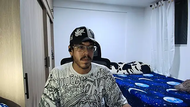 Snapshot of naitt_ chatting on November 28, 2025, 1:39 am naitt online show from November 28, 2025, 1:39 am