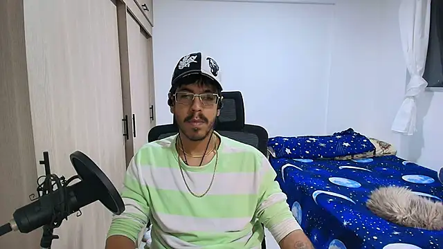 Snapshot of naitt_ chatting on November 22, 2025, 7:51 am naitt online show from November 22, 2025, 7:51 am