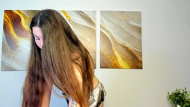 LiraRevery online show from November 25, 2025, 3:29 am