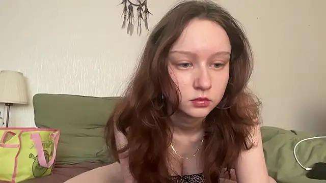 evelynnmaeee online show from March 16, 2026, 9:57 am