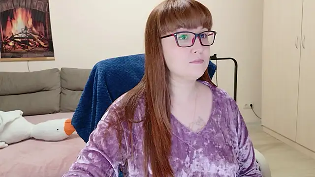Snapshot of Foxy-lady chatting on May 2, 2026, 4:12 pm Foxy-lady online show from May 2, 2026, 4:12 pm