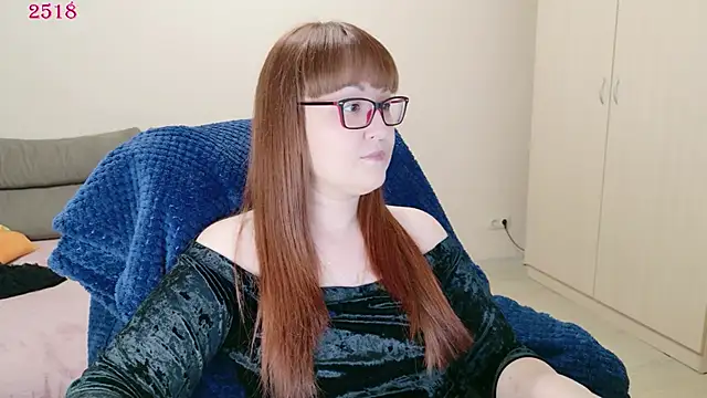 Snapshot of Foxy-lady chatting on May 16, 2026, 5:34 pm Foxy-lady online show from May 16, 2026, 5:34 pm