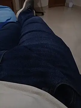 Snapshot of ouchenshadow2975 chatting on November 22, 2025, 1:10 pm ouchenshadow2975 online show from November 22, 2025, 1:10 pm