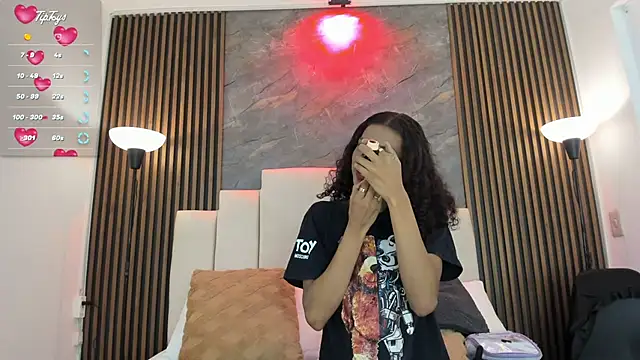 Snapshot of catiusca_reyes_03 chatting on February 1, 2026, 1:09 pm catiusca reyes 03 online show from February 1, 2026, 1:09 pm