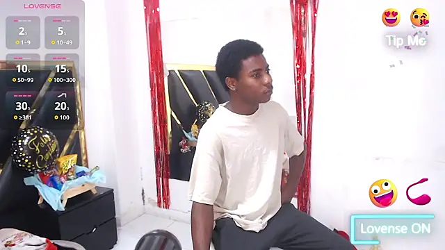 NoahJhonson69 online show from February 14, 2026, 11:43 am