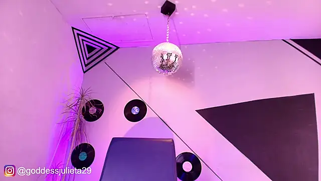 goddess julieta online show from March 22, 2026, 6:20 pm